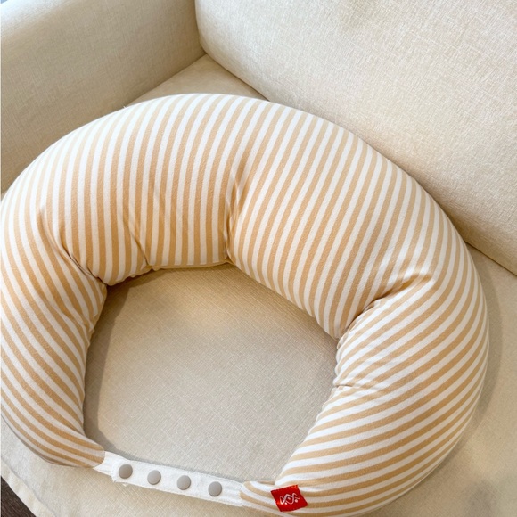 Mamaway Pregnancy Pillow for Sleeping / Nursing Pillow for Pregnancy - Picture 7 of 10